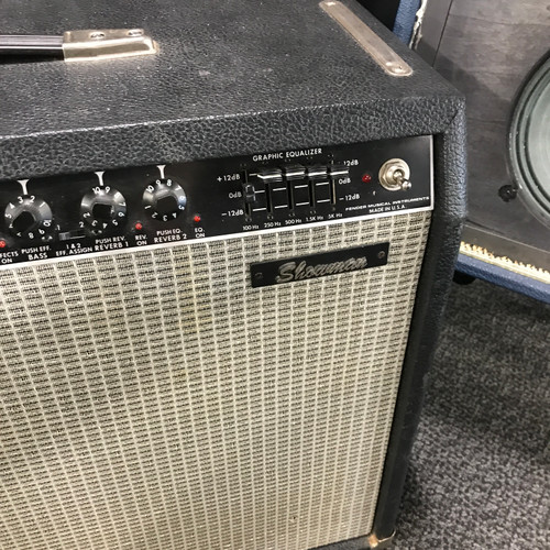 Vist Large View of Product Image Which is Used Fender SHOWMAN 2X12 COMBO 2 x 12 Solid State Amplifier 2 x 12