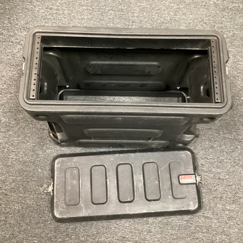 Vist Large View of Product Image Which is Used SKB 4U RACK NO BACK COVER 1-4 Space Rack 40111-S000185356