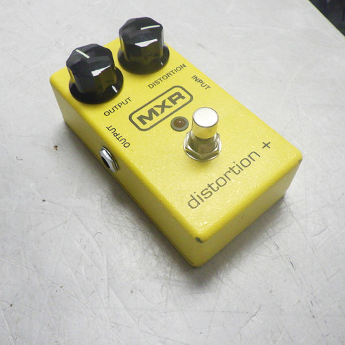 Used MXR Distortion + Pedal 40042-S000255181