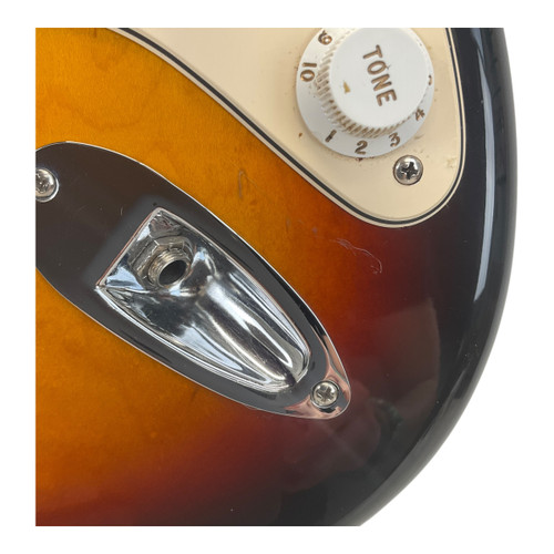 Used Fender 2000 Standard Stratocaster Electric Guitar Sunburst 6-String 41117-S000049820
