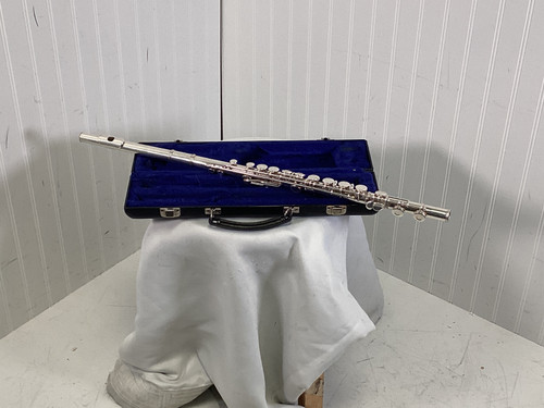Vist Large View of Product Image Which is Used Gemeinhardt 2SP Student Flute