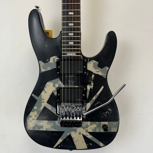 Used Dean VENDETTA 2.0 FLOYD S Type Electric Guitar Custom Graphics 6-String 41124-S000203116