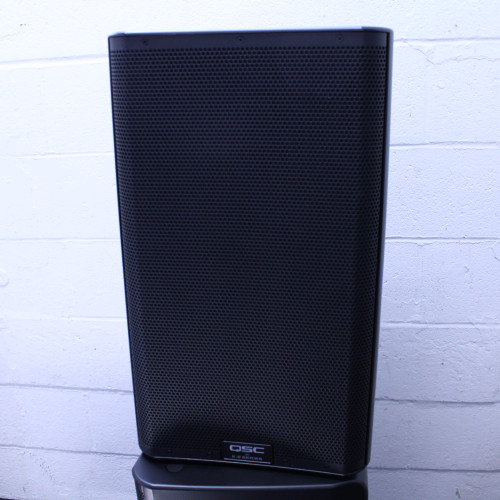 Used QSC K12.2 SPEAKER PAIR W/PROX ROAD CASE Powered Full Range Speaker Cabinet 40123-S000129159