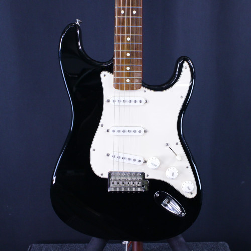 Used Fender STRATOCASTER STANDARD MIM 2002 S Type Electric Guitar Black 6-String 40123-S000129345