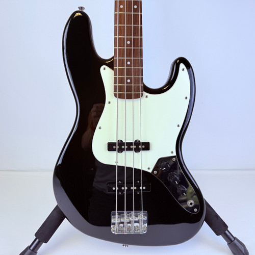 Vist Large View of Product Image Which is Used Squier Affinity Series 4-String Black Jazz Bass Guitar 41121-S000050579
