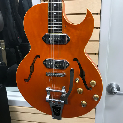 Vist Large View of Product Image Which is Used Epiphone SORRENTO REISSUE W BIGSBY Semi-Hollow Electric Guitar Orange 6-String 41125-S000038942
