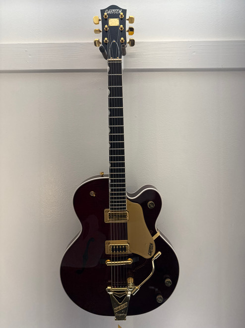 Vist Large View of Product Image Which is Used Gretsch CHET ATKINS G6122 COUNTRY GENTLEMAN Electric Guitar Red 6-String