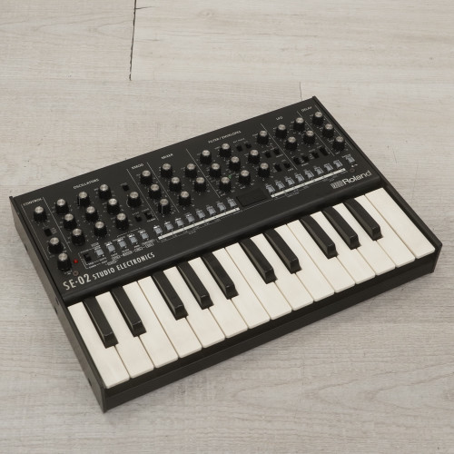 Used Roland SE-02 With K-25M Compact Synthesizer 40015-S000326896