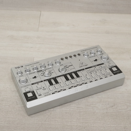 Used Behringer TD-3 Analog Bass Line Synthesizer Compact Synthesizer 40015-S000326979