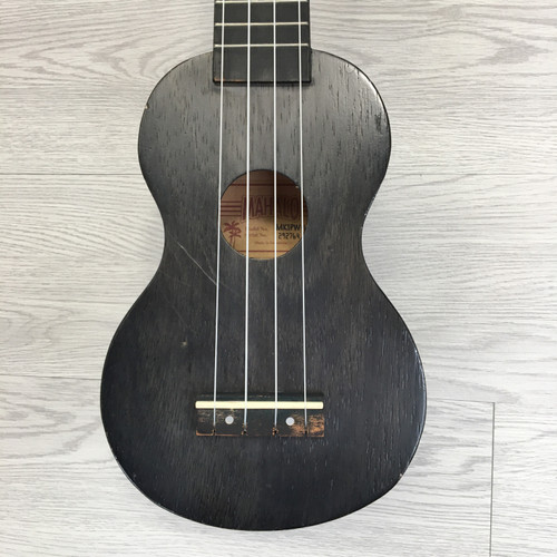 Vist Large View of Product Image Which is Used Mahalo MK1PW TBK Ukulele Black