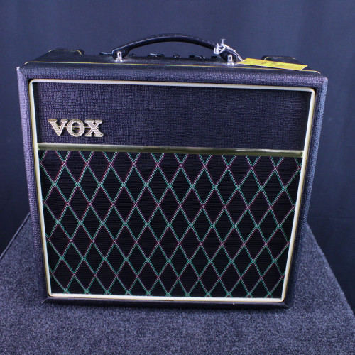 Used Vox PATHFINDER 15R GUITAR AMP 1 x 8 Solid State Amplifier 1 x 8 40123-S000129963