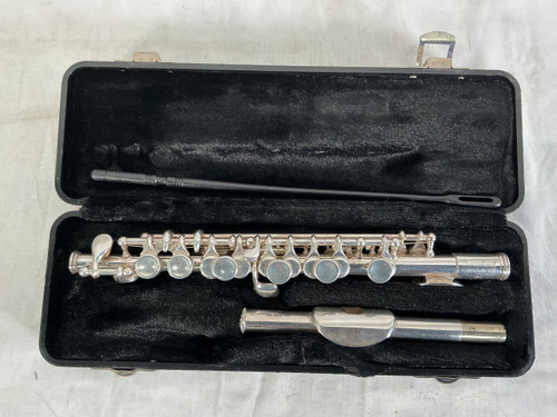 Vist Large View of Product Image Which is Used Gemeinhardt 4SP PICCOLO Other Woodwind Instrument