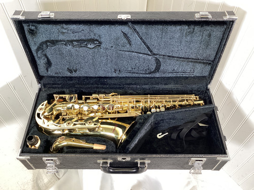 Vist Large View of Product Image Which is Used Yamaha YAS-52 Alto Saxophone