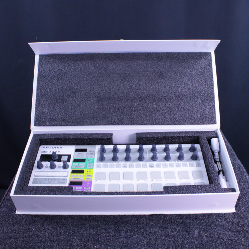 Used Arturia BEATSTEP PRO MIDI CONTROLLER SEQUENCER Pad Controller Pad 40123-S000130003