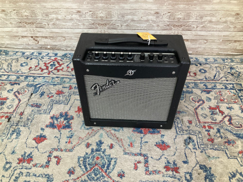 Used Fender MUSTANG 1 V2 20W 1 x 10 Solid State Amplifier 1 x 10 41112-S000097099