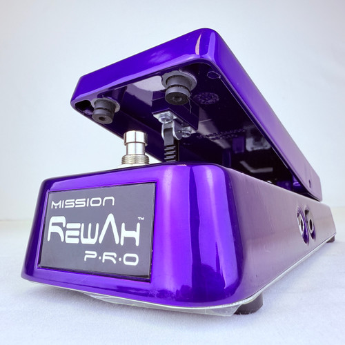 Vist Large View of Product Image Which is Used Mission Engineering REWAH-PRO Gloss Purple Wah Pedal 41121-S000050806