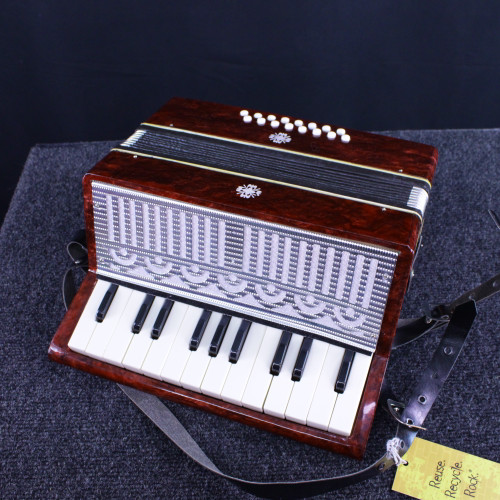 Used MALYSH SOVIET ACCORDION 23 KEY Other Band Instrument 40123-S000130133