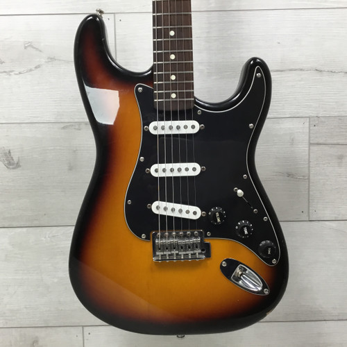 Used 1998 Fender Standard Stratocaster With TX Specials Electric Guitar Sunburst 40051-S000115023