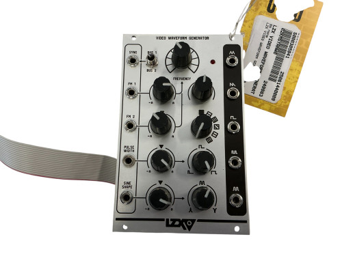 Used LZX VIDEO WAVEFORM GENERATOR Modular Synthesizer Rackmount 40009-S000305941