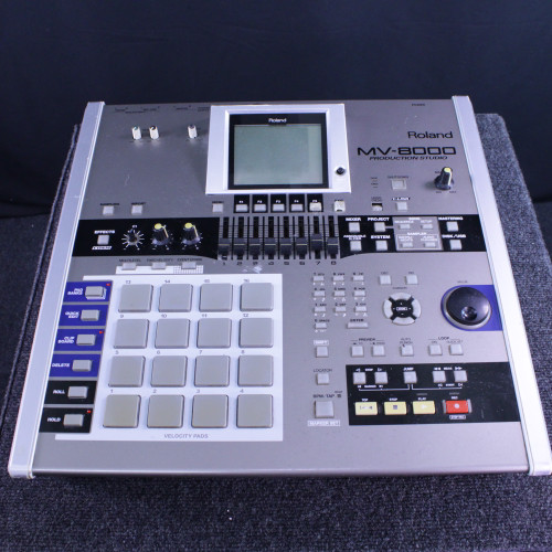 Used Roland MV-8000 MULTITRACK RECORDER W/VGA Groove Box 40123-S000130227