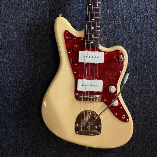 Used Fender JAZZMASTER JM-66G MIJ Offset Double Cutaway Electric Guitar White 6-String 40111-S000187407