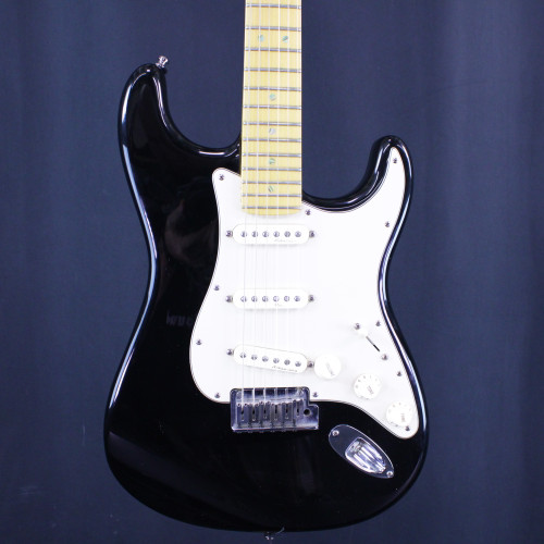 Used Fender STRAT DELUXE 2005 S Type Electric Guitar Black 6-String 40123-S000130271