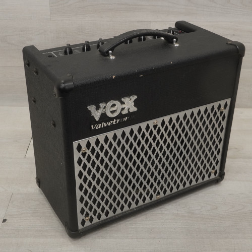 Used Vox AD15VT 1 x 8 Solid State Amplifier 40015-S000327788
