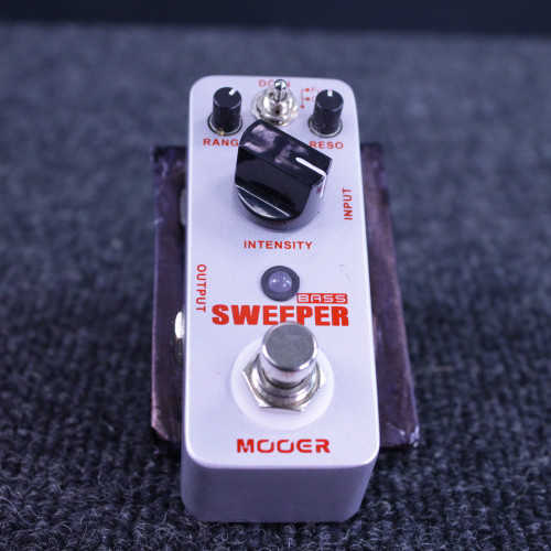 Vist Large View of Product Image Which is Used Mooer BASS SWEEPER FILTER PEDAL Filter Pedal 40123-S000130398