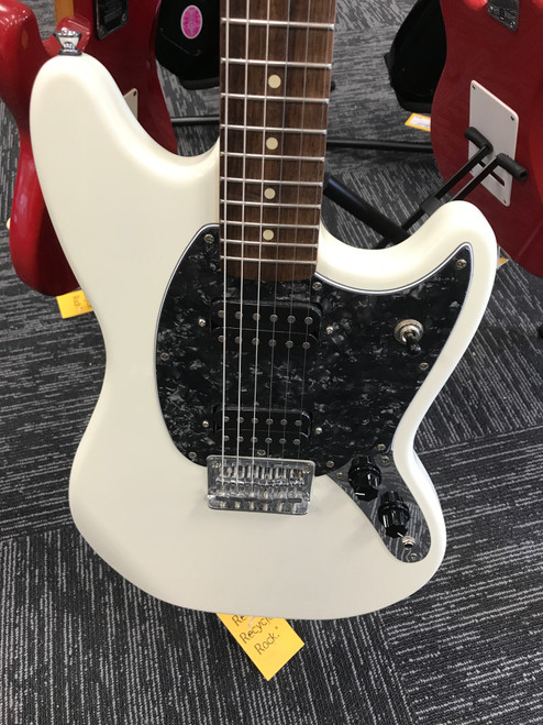 Used Squier 2019 MUSTANG Offset Double Cutaway Electric Guitar White 6-String 41123-S000110145