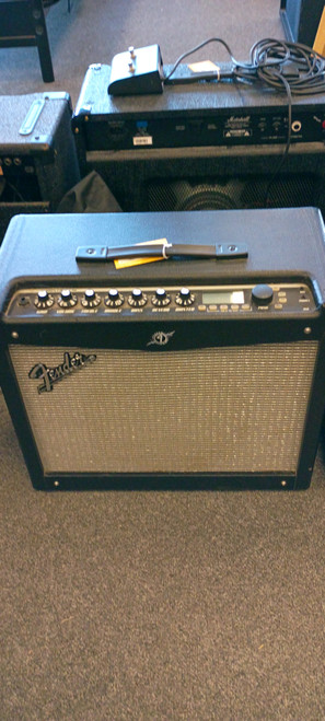 Used Fender MUSTANG I Solid State Guitar Amp 1 x 10 41116-S000048511