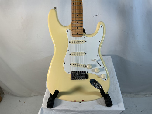 Vist Large View of Product Image Which is Used Squier 90S MIK STRATOCASTER PAINTED Vintage S Type Electric Guitar White 6-String 40012-S000303053