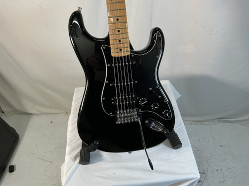 Used Fender MIM HSS STRAT S Type Electric Guitar Black 6-String 40012-S000303069