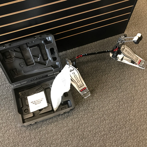 Used DW 9000 DOUBLE KICK WITH CASE Kick Drum Pedal 41125-S000039319