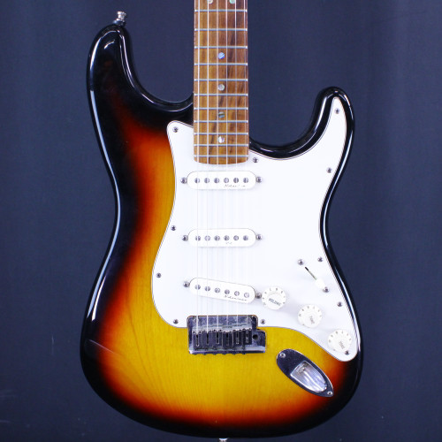 Vist Large View of Product Image Which is Used Fender AMERICAN DELUXE STRAT S Type Electric Guitar Sunburst 6-String 40123-S000130610