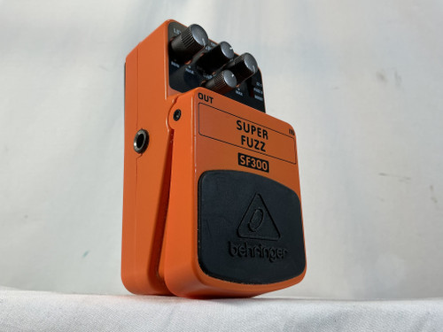 Used Behringer SF300 SUPER FUZZ Fuzz Pedal 40012-S000303336