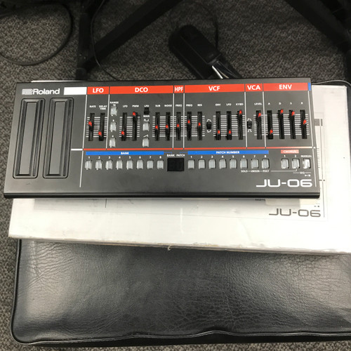 Vist Large View of Product Image Which is Used Roland JU-06 Compact Synthesizer Compact 41125-S000039392