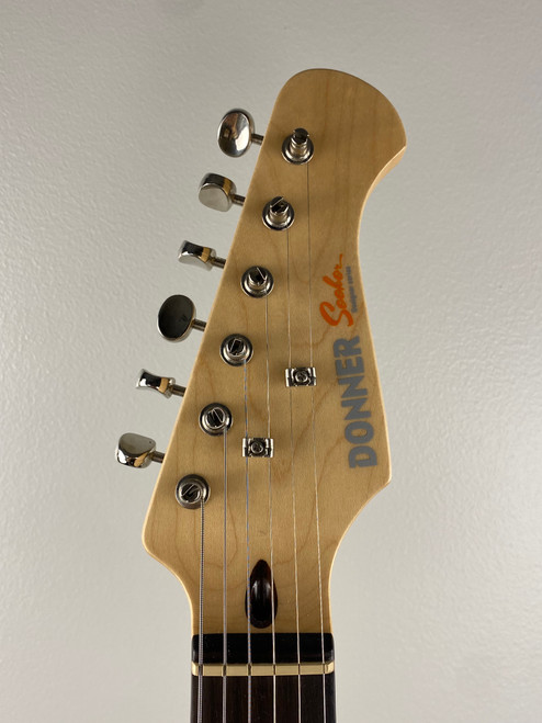 Vist Large View of Product Image Which is Used Donner SEEKER S Type Electric Guitar Black 6-String