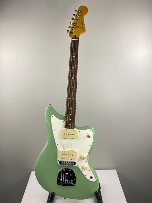 Vist Large View of Product Image Which is Used Fender PLAYER I JAZZMASTER Offset Double Cutaway Electric Guitar Green 6-String