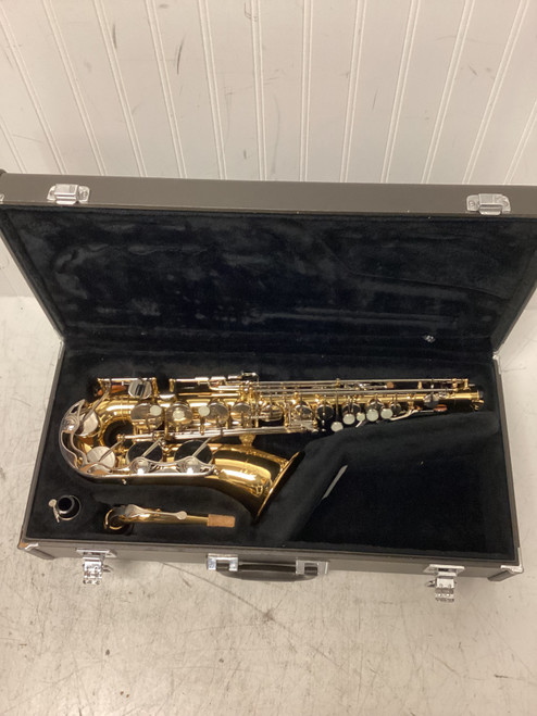 Vist Large View of Product Image Which is Used Yamaha YAS-26 Alto Saxophone 40107-S000153036
