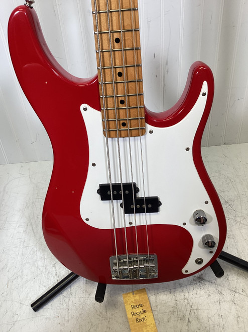 Vist Large View of Product Image Which is Used Peavey FURY BASS P Type Bass Guitar Red 4-String
