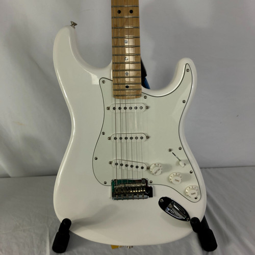 Used Fender FENDER PLAYER STRAT S Type Electric Guitar White 6-String 41128-S000106539