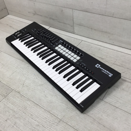 Vist Large View of Product Image Which is Used Novation Launchkey 49 MKII 49-Key Controller 40051-S000115391