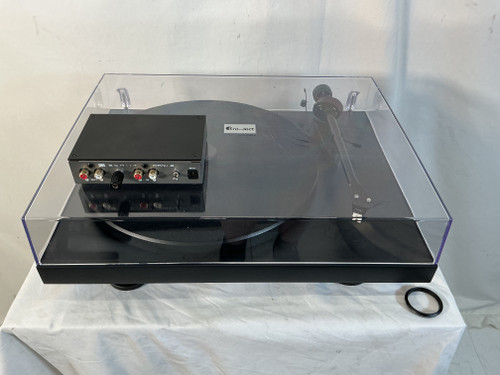 Used Pro-Ject DEBUT CARBON + MANI II PREAMP Pro Sound Product 40012-S000303625