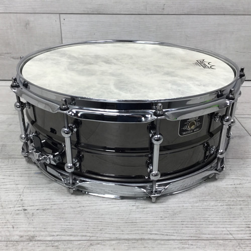 Vist Large View of Product Image Which is Used Ludwig Universal Black Brass 5.5x14 Metal Snare Drum 40051-S000115397