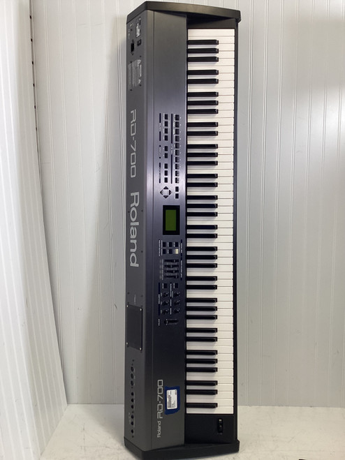 Used Roland RD-700 88-Key Keyboard 88-key 40107-S000153094