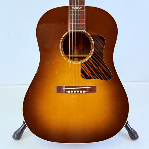 Vist Large View of Product Image Which is Used 2008 Gibson Custom Shop Advanced Jumbo Gold Ltd Ed Figured Walnut Renn Ferguson Masterbuilt w/OHSC 41121-S000051106