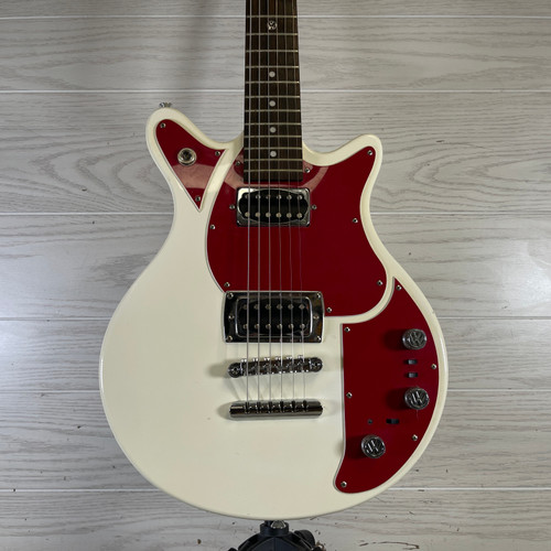 Vist Large View of Product Image Which is Used - First Act VOLKSWAGEN GARAGE MASTER AS-IS Electric Guitar  40087-S000232408