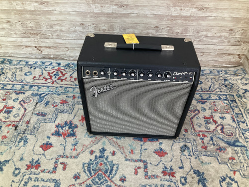 Used Fender CHAMPION 40 COMBO 1 x 12 Solid State Amplifier 41112-S000097444