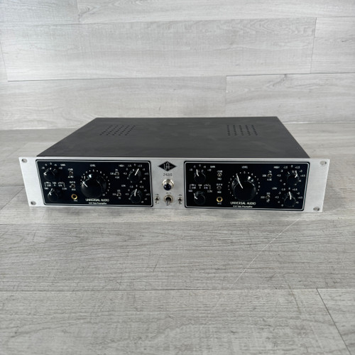 Used Universal Audio 2-610 - Dual Channel Tube Microphone Preamplifier / Equalizer 40112-S000178588