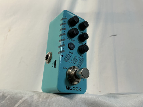 Used Mooer E7 Synthesizer Pedal 40012-S000304000